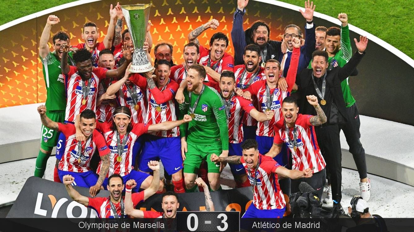 Foto: Torres y Gabi levantaron juntos el trofeo de campeón de la Europa League. (Reuters)
