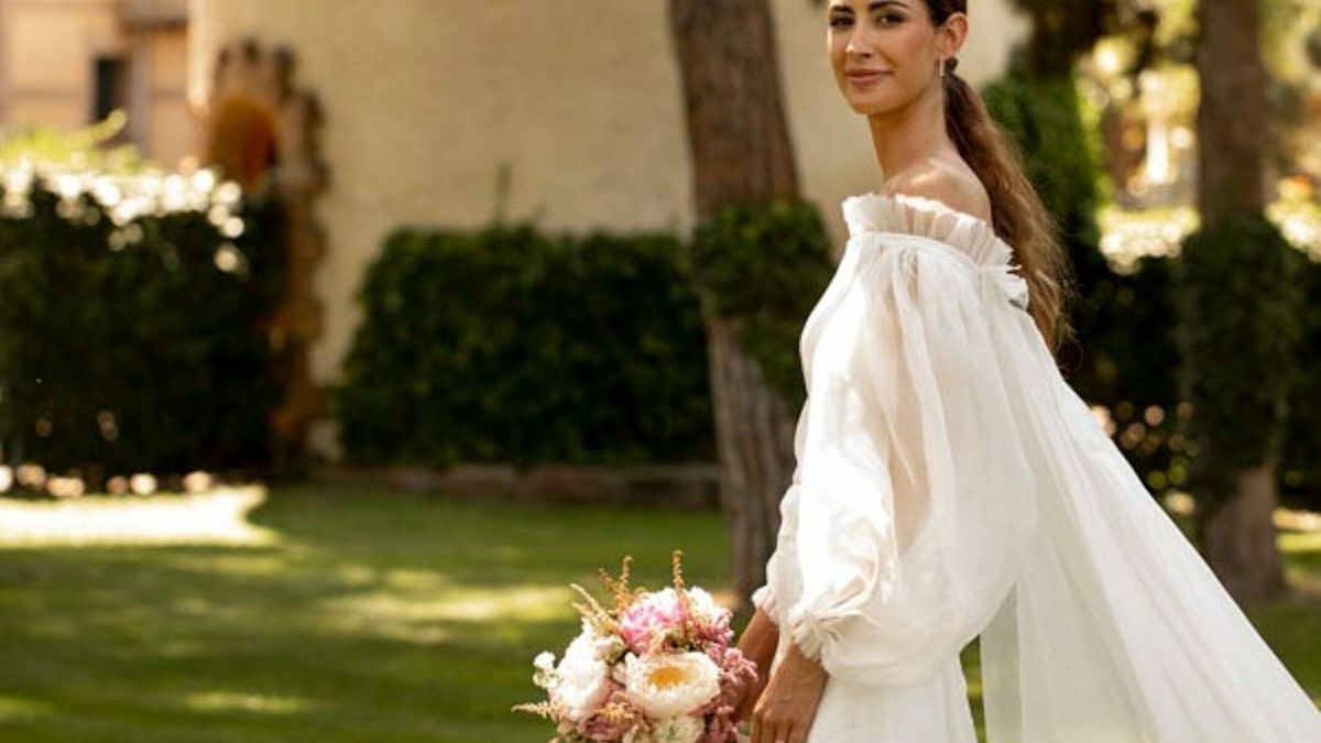 El día de Marina: boda destino en Zaragoza, dos vestidos de novia y enclave bucólico