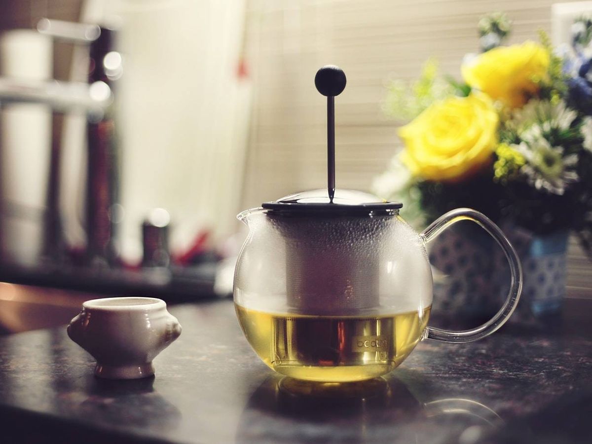 Foto: El té verde es una de las bebidas recomendadas por los expertos para adelgazar (Vee O para Unsplash)