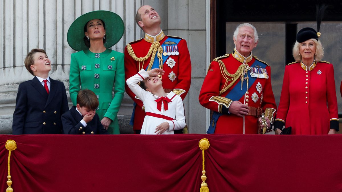 "¡Esa no es Kate!": el delirio de la monarquía británica explicado en tres fotos