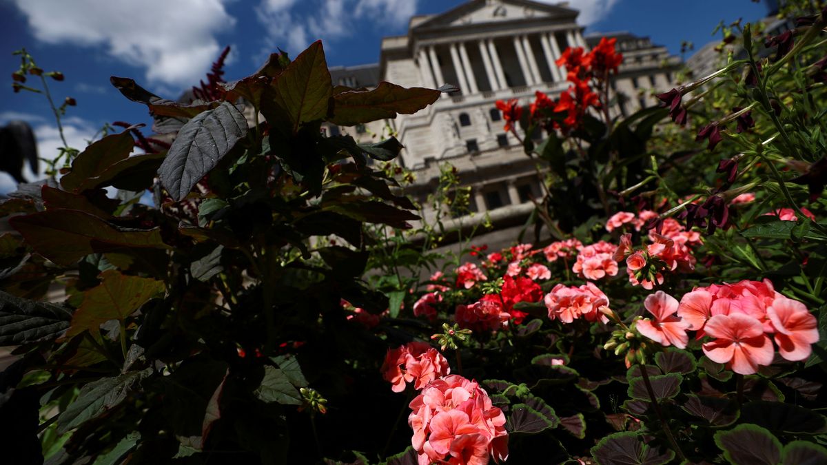El Banco de Inglaterra mantiene tipos tras rebajar su previsión de caída del PIB al 9,5%