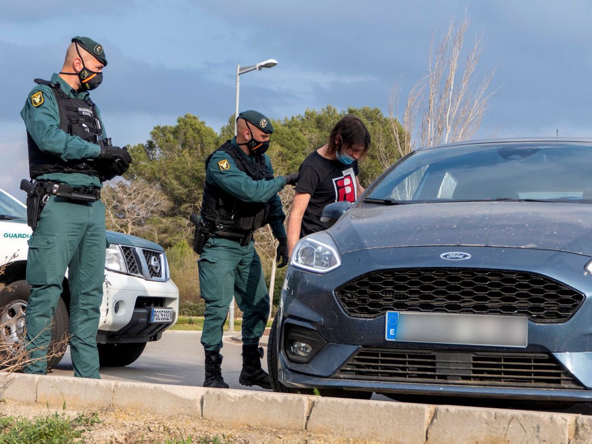 Foto: Control de la Guardia Civil. (EFE)