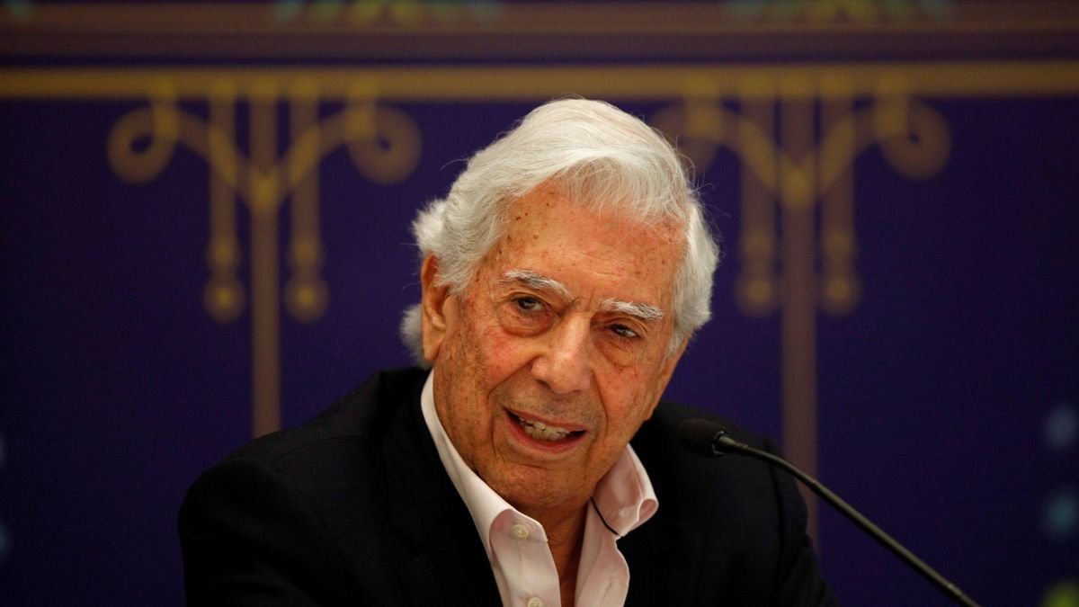 Vargas Llosa firma un manifiesto contra el Gobierno desde la biblioteca de Miguel Boyer