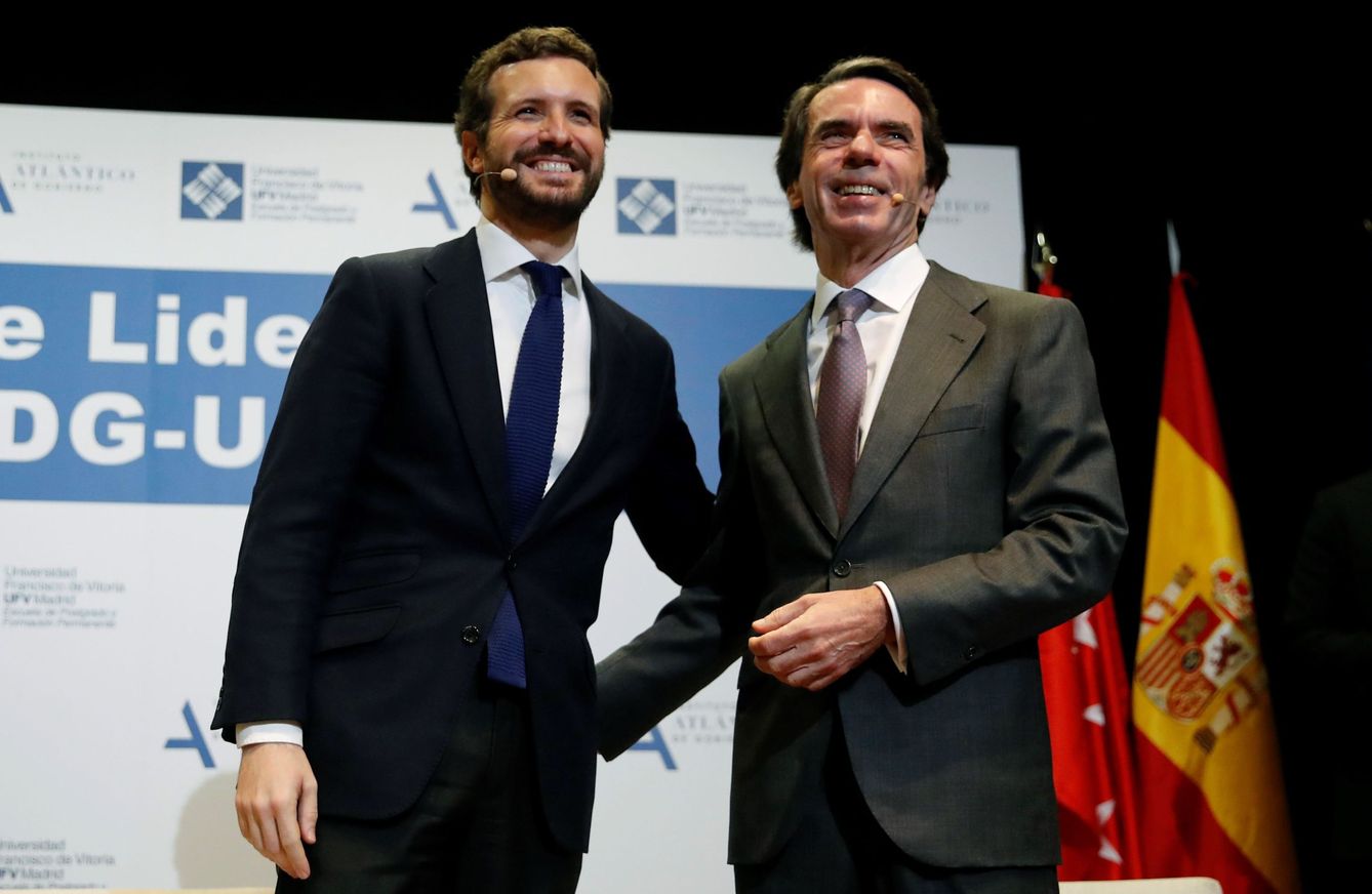 El presidente del PP, Pablo Casado (i), y el expresidente del Gobierno José María Aznar. (EFE)