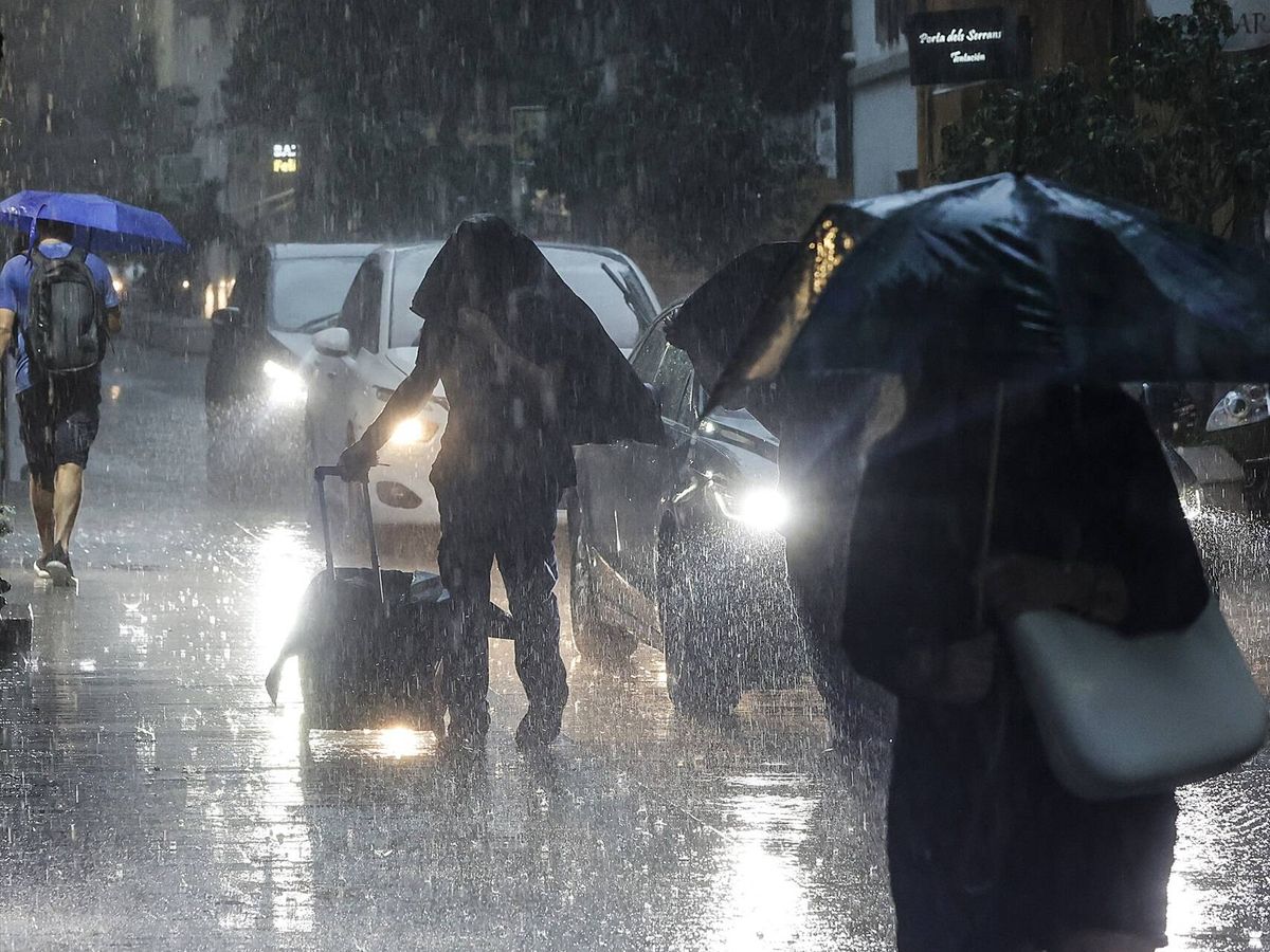 Foto: Fuertes lluvias en Valencia. (Europa Press/Rober Solsona)