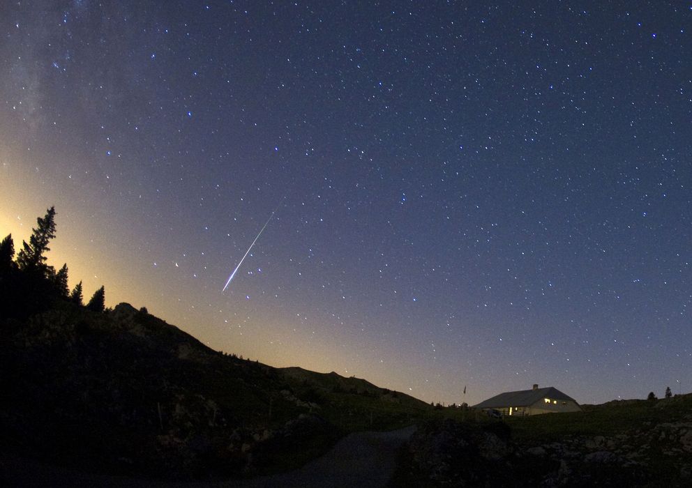Foto: Un meteorito llega a la atmósfera en la época de las Perseidas. (Corbis)