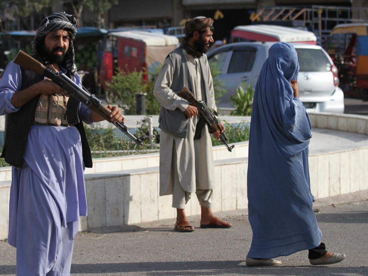 Foto: 'Check-point' talibán en la provincia de Herat. (EFE)