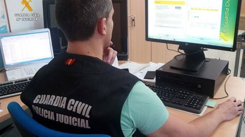 Los 'hackers' que reventaron HazteOir asaltan a la Guardia Civil colándose en su correo