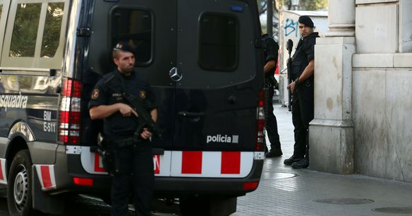 Foto: La policía custodia hoy las Ramblas. (EFE)