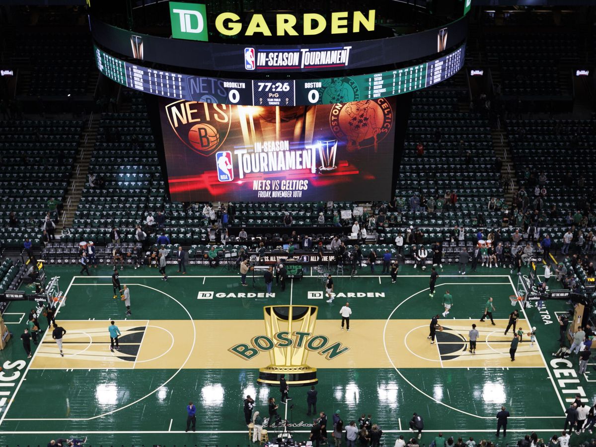Foto: El TD Garden de Boston, engalanado para un partido del NBA 'In-Season tournament' (EFE/EPA/CJ GUNTHER).