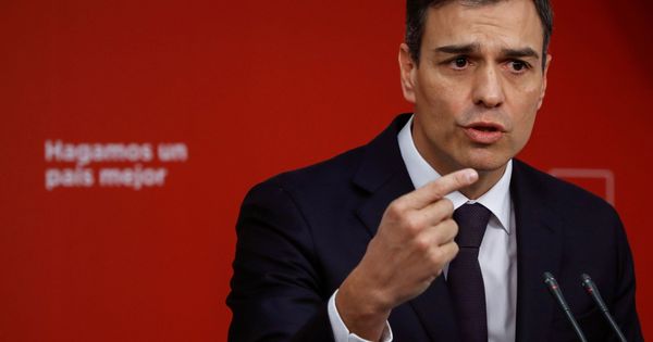 Foto: El líder del PSOE, Pedro Sánchez, en rueda de prensa. (EFE)