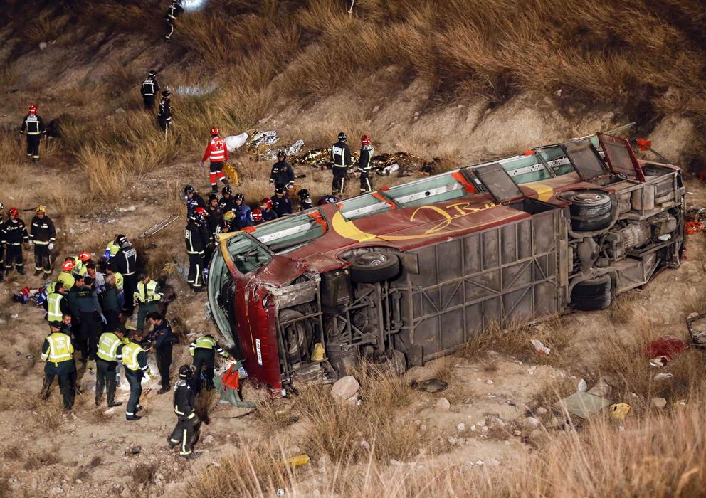 Foto: Imagen de archivo del accidente del autobús en Cieza (Efe)