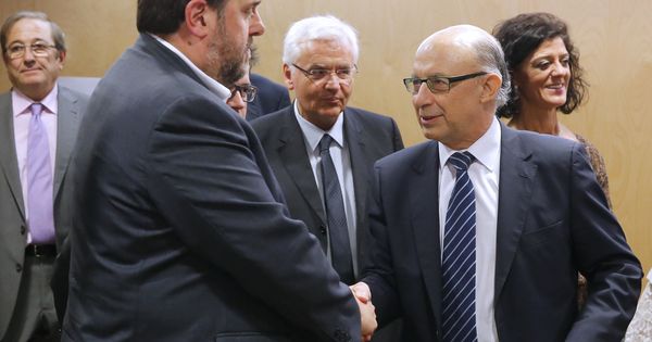 Foto: Junqueras y Montoro, en la reunión del Consejo de Política Fiscal y Financiera. (EFE)