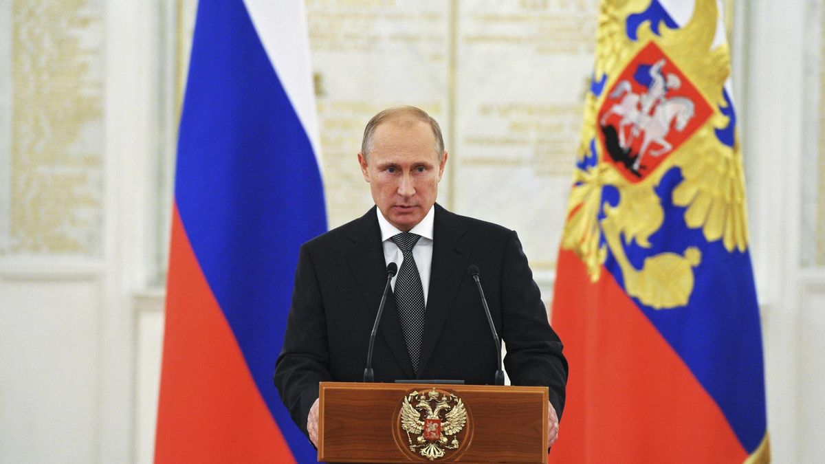 El hundimiento del rublo y del petróleo amenazan la estabilidad financiera de Rusia