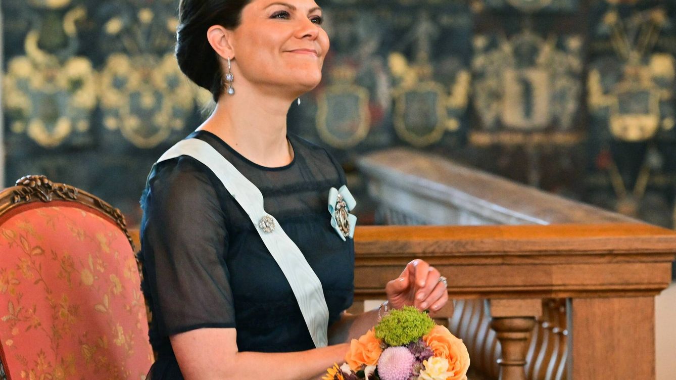 Victoria de Suecia luce el vestido de H&M que la une con Letizia: así lo lleva la heredera
