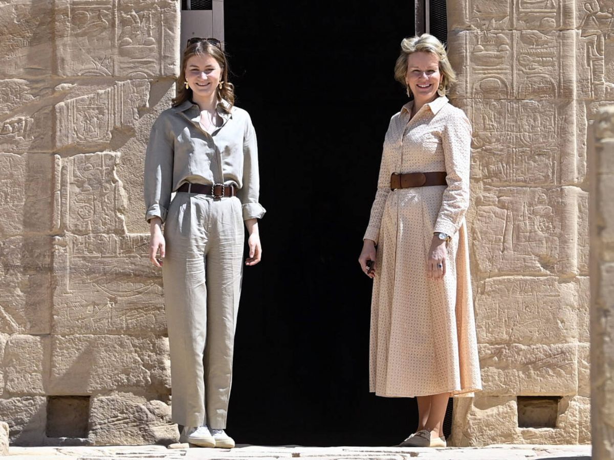 Foto: La princesa Elisabeth y su madre, la reina Matilde, en Egipto. (Cordon Press/Eric Lalmand)