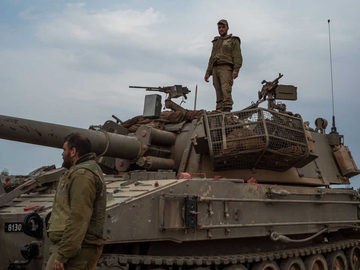 Foto: Fuerzas israelíes en Sderot, el 9 de octubre. (Europa Press/Ilia Yefimovich)