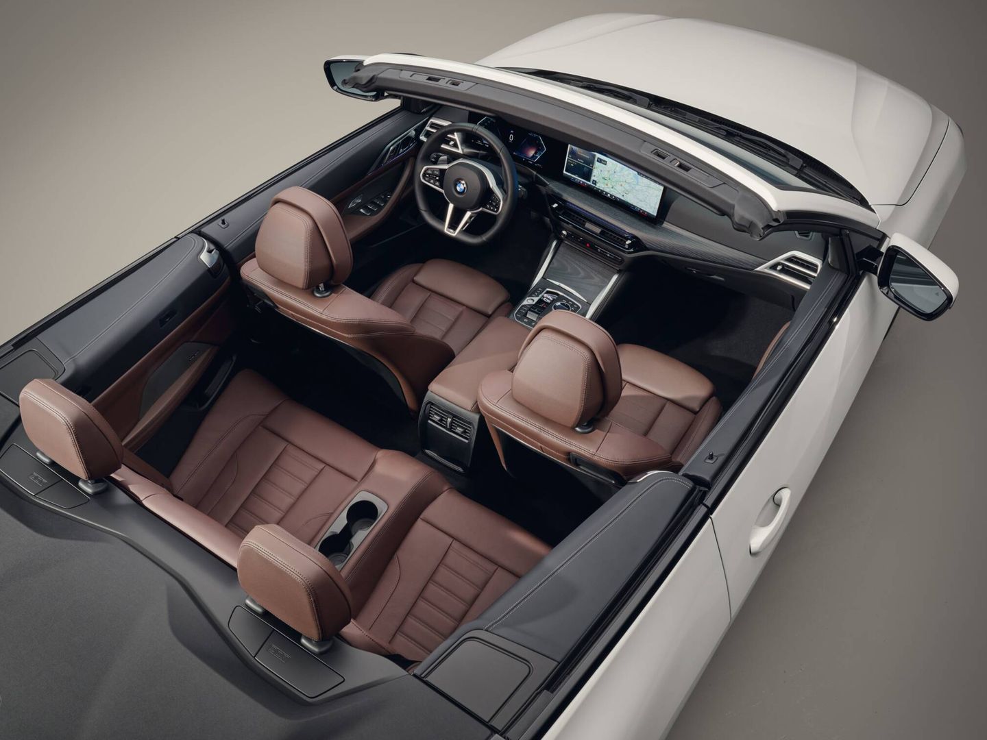 El BMW Serie 4 Cabrio puede albergar hasta cuatro personas en su interior.