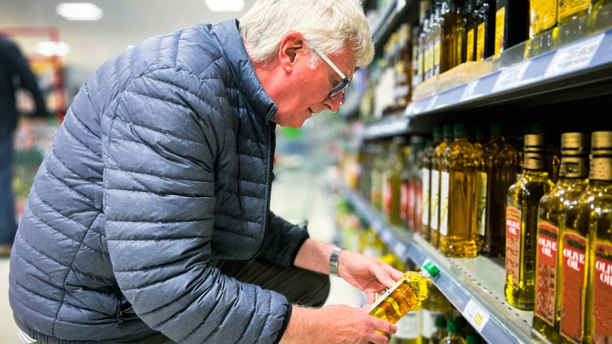 Un experto explica cómo ahorrar en aceite de oliva: cuál es mejor para freír y si se puede reutilizar