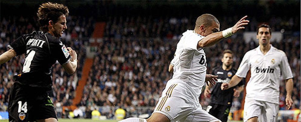 Foto: Arbeloa: "Pepe ha tenido que tirar la bota, se la rompí del rodillazo"
