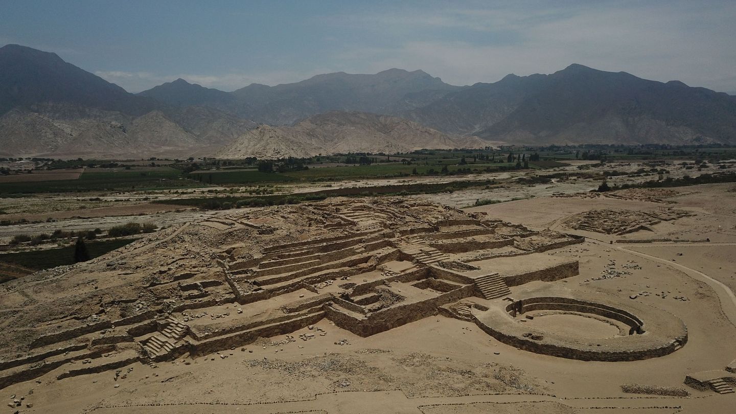 Visión general de la Zona Arqueológica Caral, en Perú. (EFE)