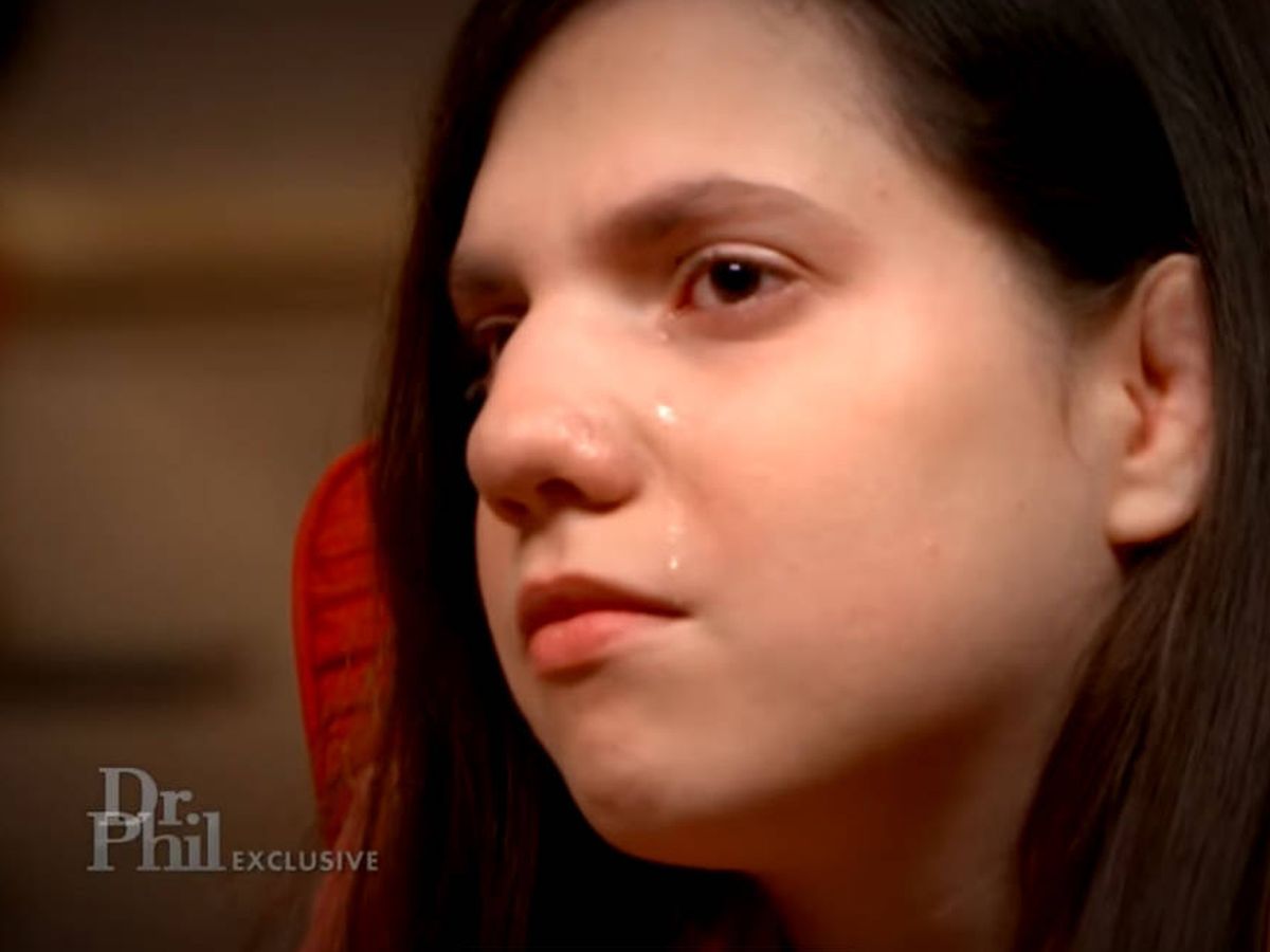 Foto: Natalia, con lágrimas en los ojos, respondió a las preguntas en 'Dr. Phil'. (Foto: YouTube)