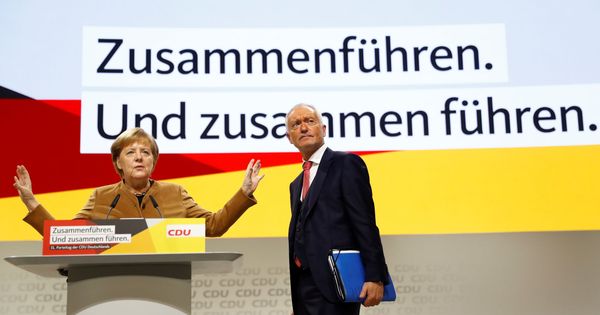 Foto: La canciller alemana Angela Merkel durante su intervención en el congreso de su partido en Hamburgo. (Reuters)
