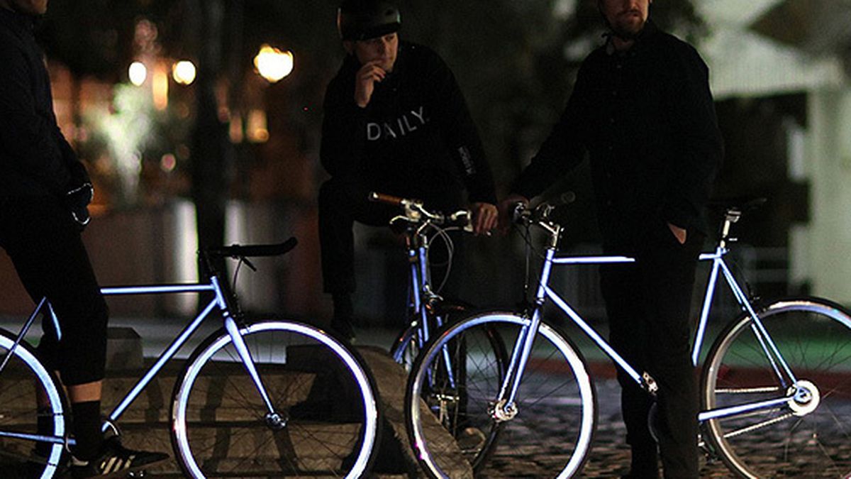 Las bicicletas se iluminan para que veas (y te vean) mejor