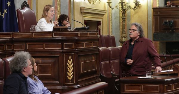 Foto: La presidenta del Congreso, Ana Pastor, llama al orden al portavoz de ERC, Joan Tardá. (EFE)