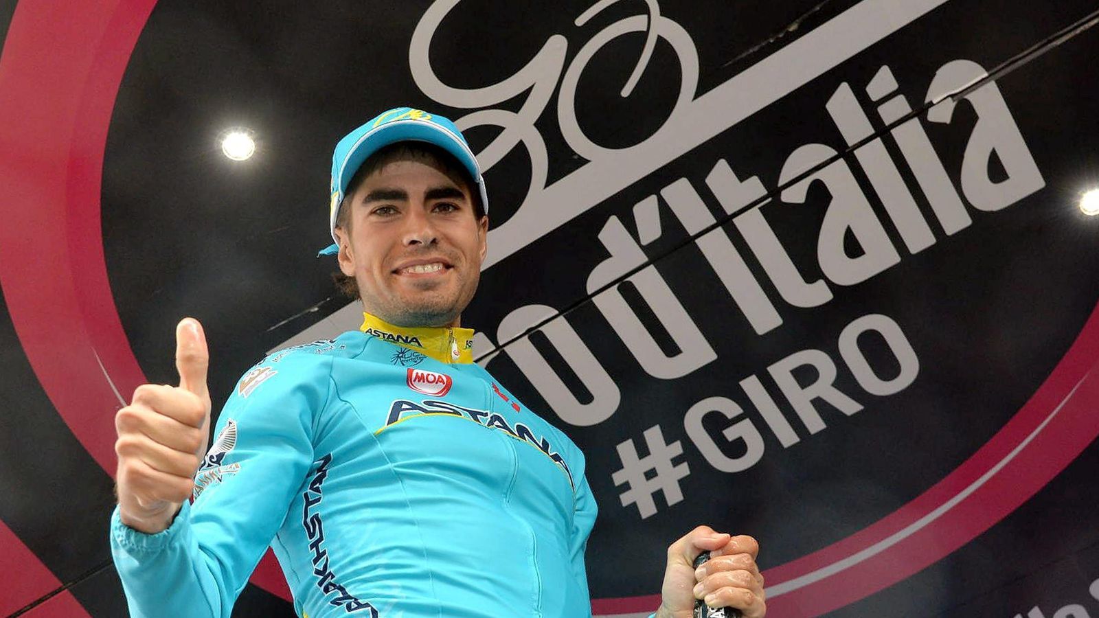 Foto: Mikel Landa, en el podio del Giro (Efe).