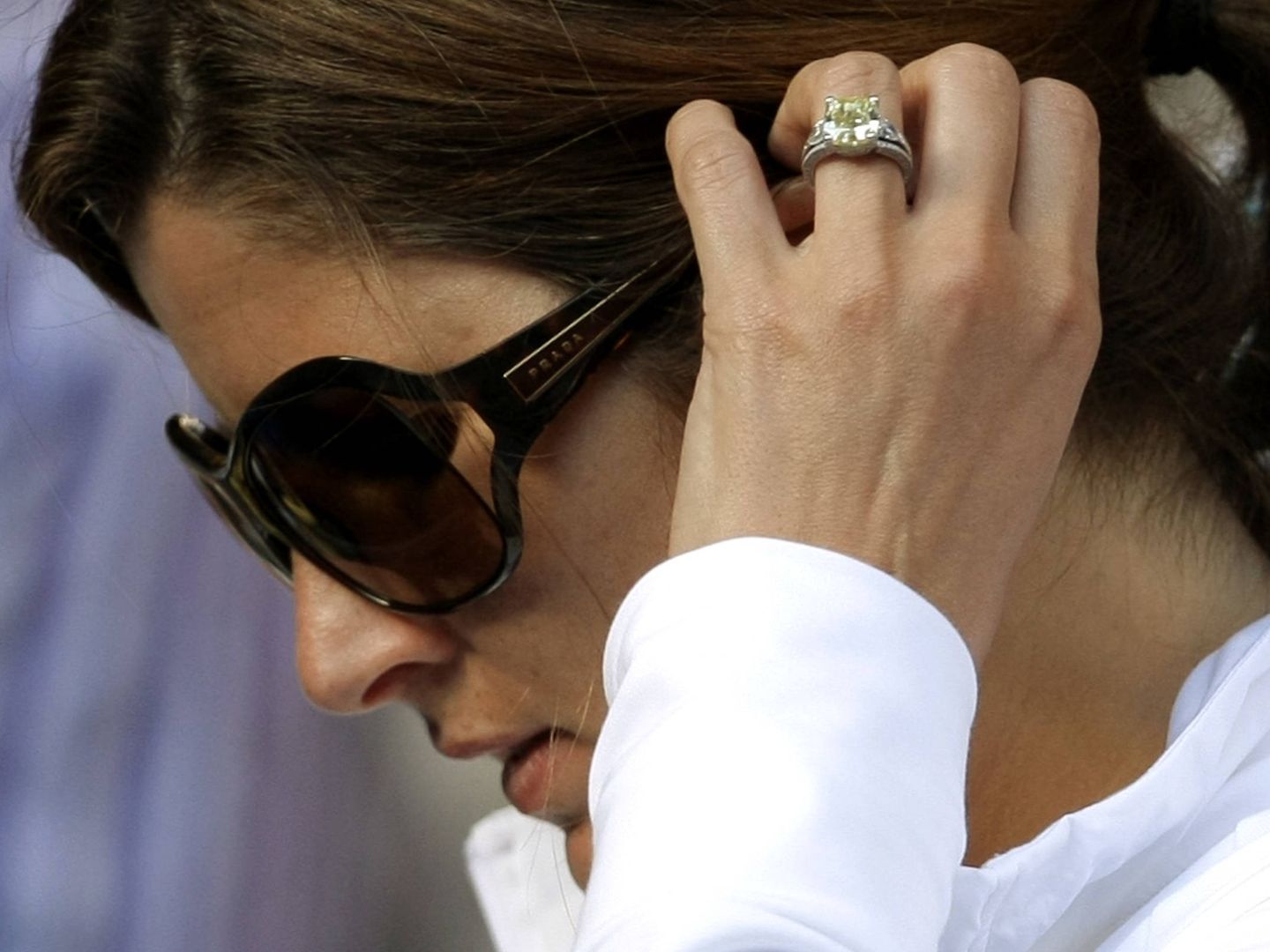 Mirka, muy concentrada durante un partido de su marido. (Reuters)
