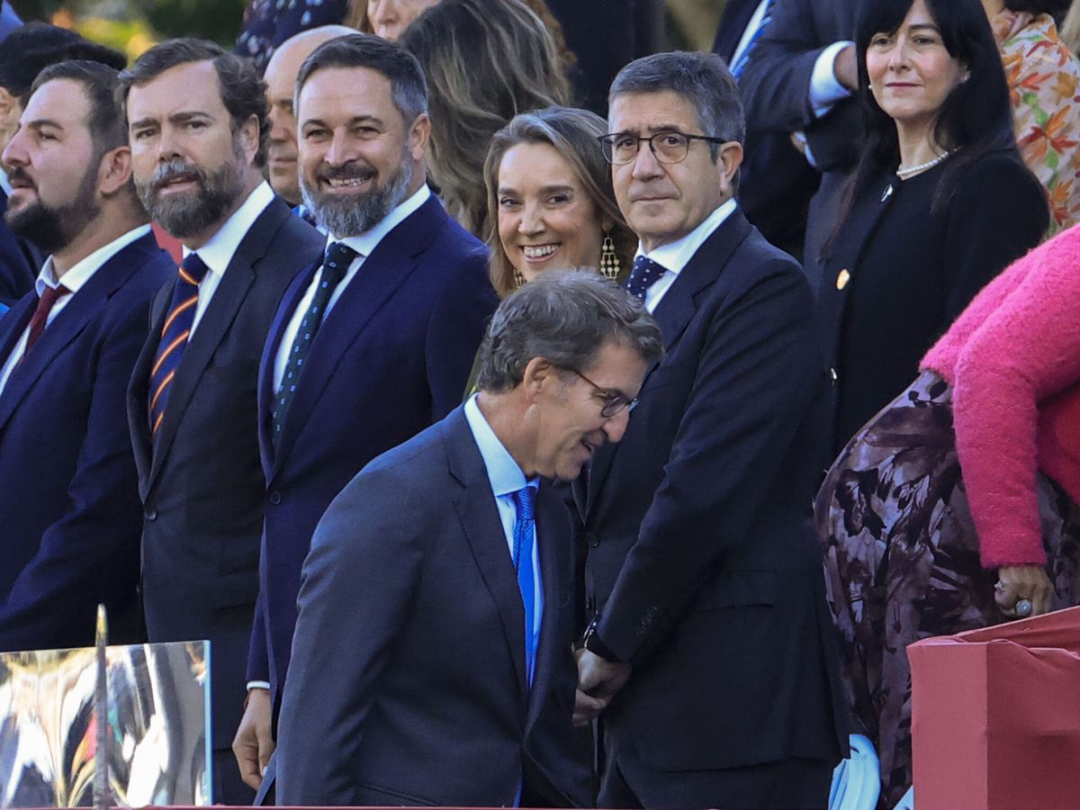 Foto: Abascal y Feijóo coinciden en la celebración del 12 de Octubre. (EFE/Zipi)