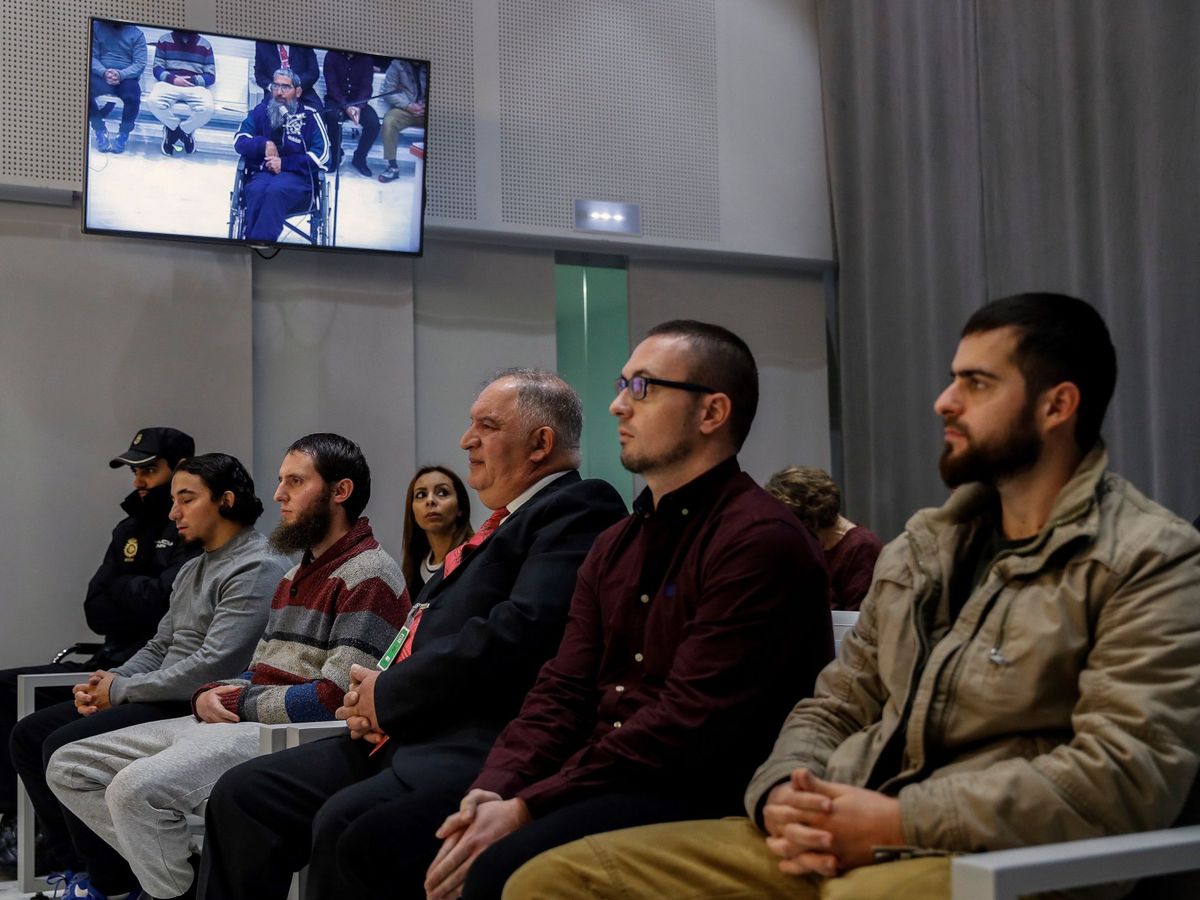 Foto: Juicio a seis miembros de una red yihadista desarticulada en Melilla en 2014 liderada por el converso español de origen belga Mustafa Maya Amaya. (EFE/Pool/Emilio Naranjo)