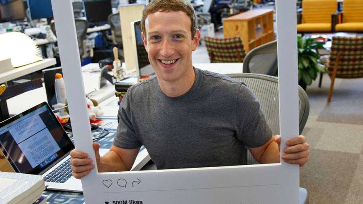 La paranoica foto de Mark Zuckerberg que está dando la vuelta a internet