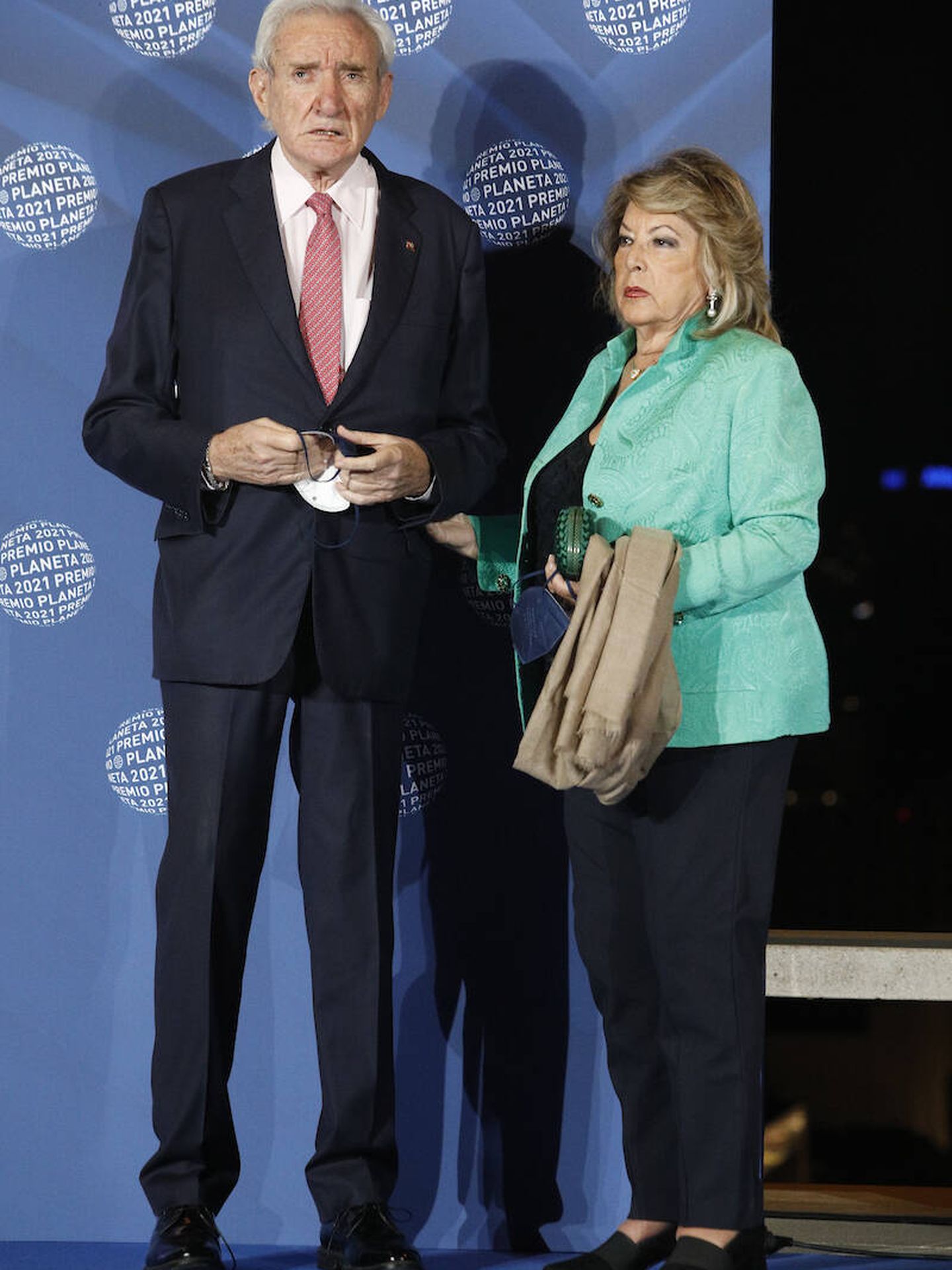 Luis del Olmo, junto a su esposa.(LP)