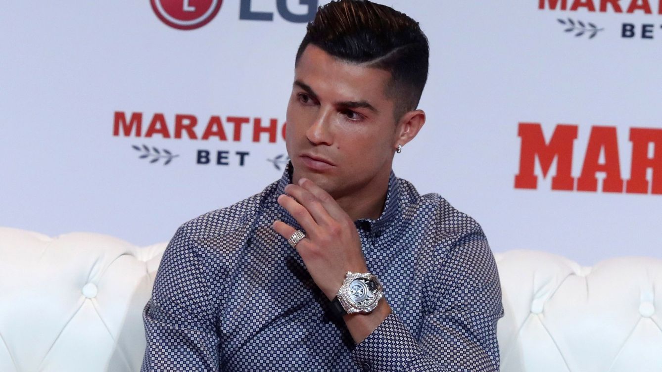 Foto: Cristiano Ronaldo durante una gala de Marca (EFE / Kiko Huesca)