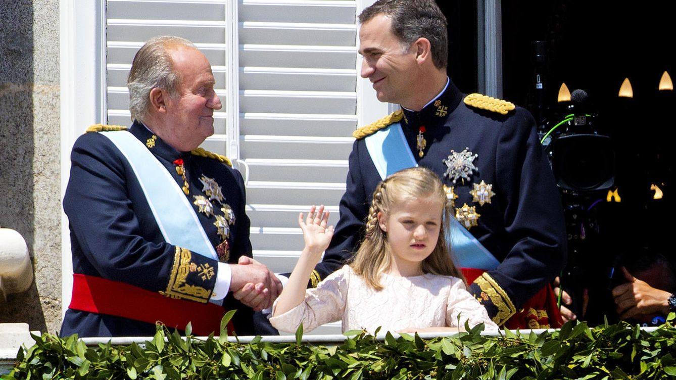 Foto: Don Juan Carlos y la princesa de Asturias durante la proclamación de Felipe VI (Gtres)