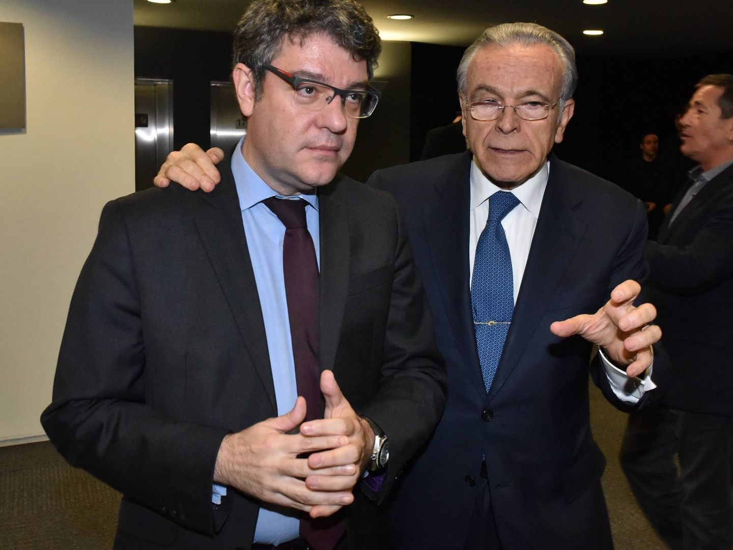 El ministro de Energía, Álvaro Nadal, junto con el presidente de Gas Natural Fenosa, Isidre Fainé.