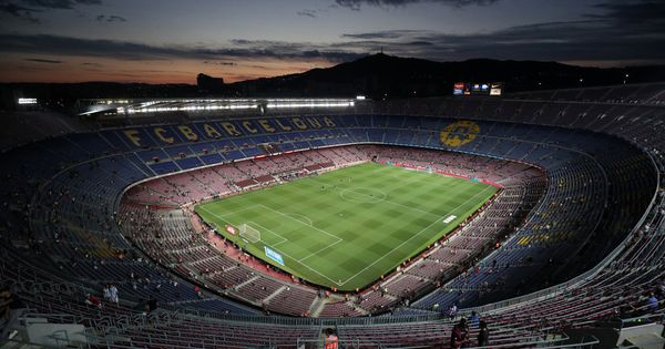 Foto: El Reglamento para la Retransmisión Televisiva regula muchos aspectos dentro de los estadios de fútbol de primera y segunda división. (Reuters)