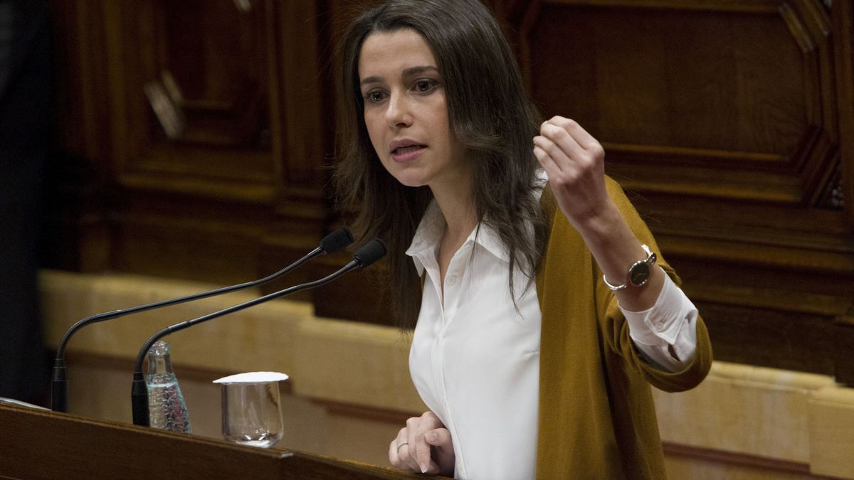 Inés Arrimadas renuncia a los privilegios de ser líder de la oposición