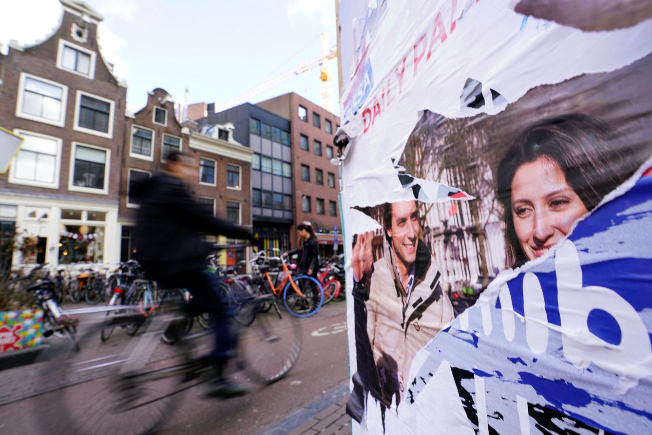 Carteles de campaña de Thierry Baudet durante las elecciones locales de Ámsterdam, el 21 de marzo de 2018. (Reuters)