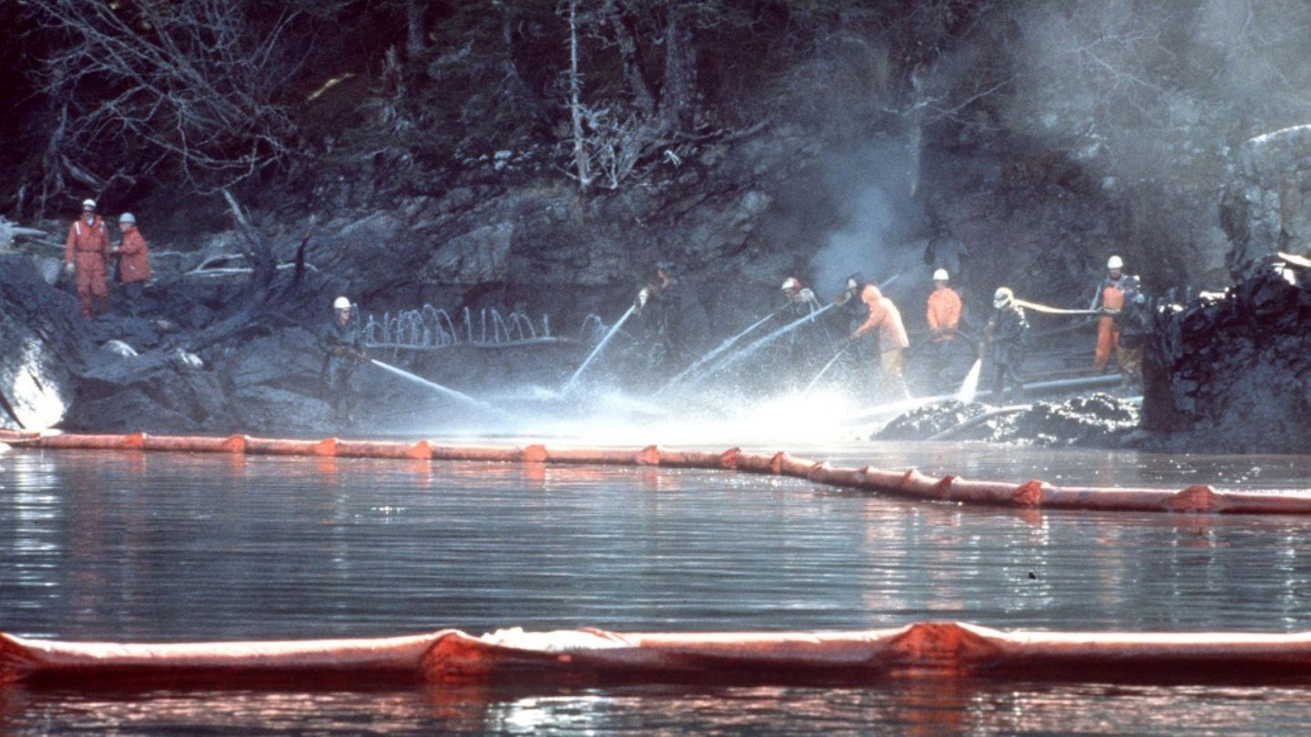 El derrame del Exxon Valdez es uno de las mayores de la historia (Reuters)