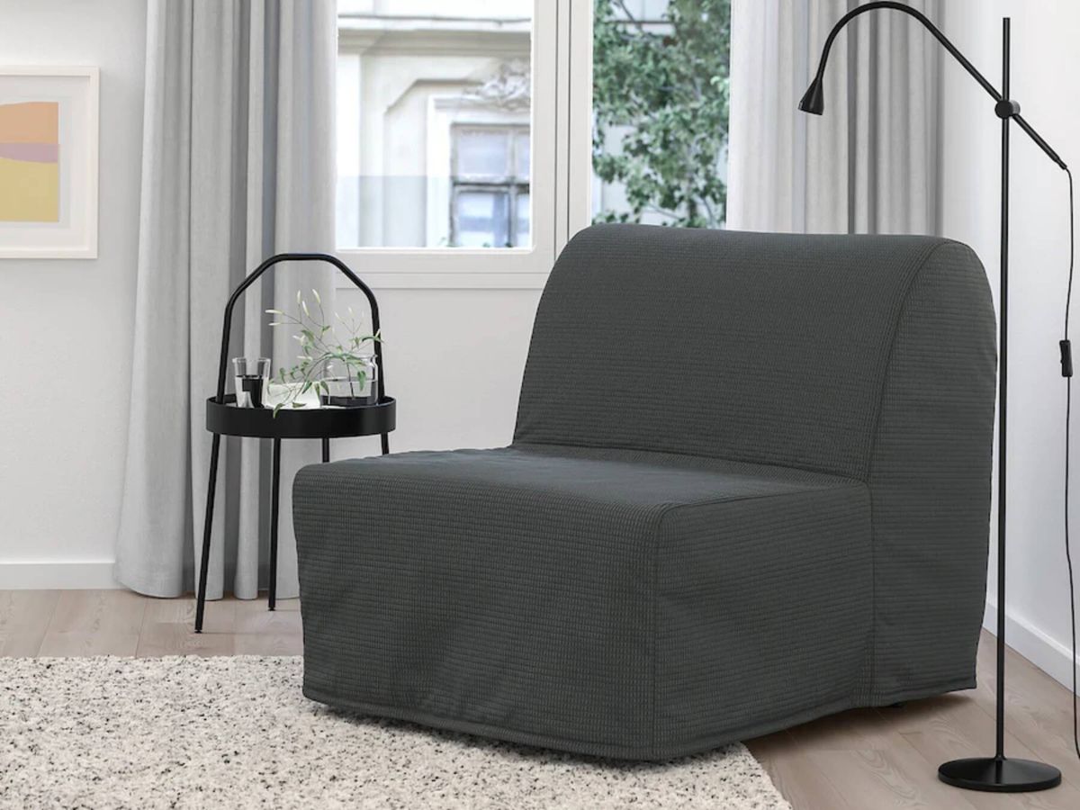 Foto: El mueble de Ikea para casas pequeñas es un sillón cama. (Cortesía)
