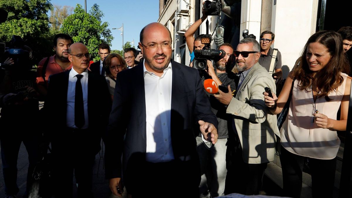 Vox aprovecha la condena al expresidente de Murcia y prepara una campaña contra el PP