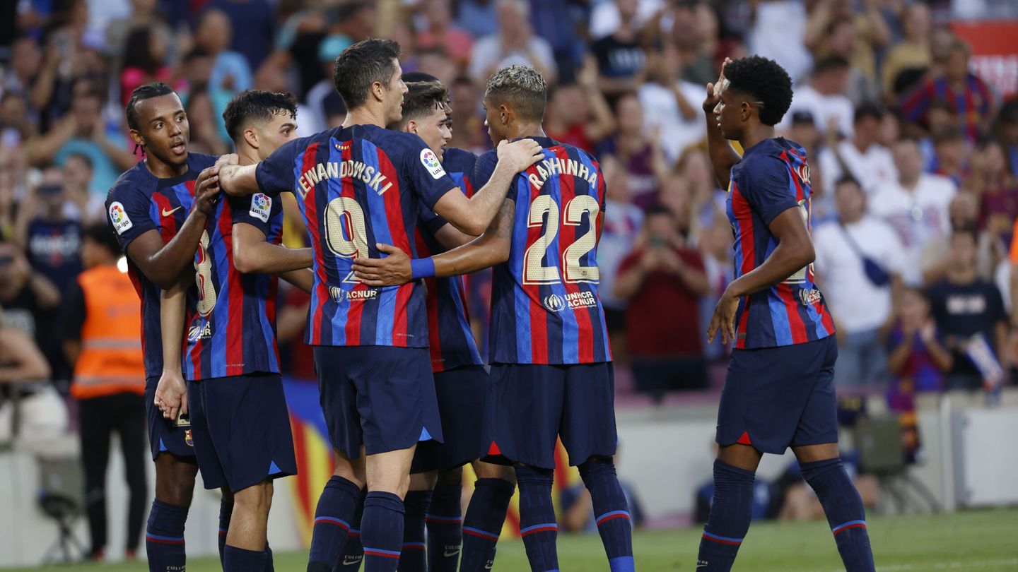 Los jugadores del Barça celebran el segundo gol. (EFE/Alejandro García)