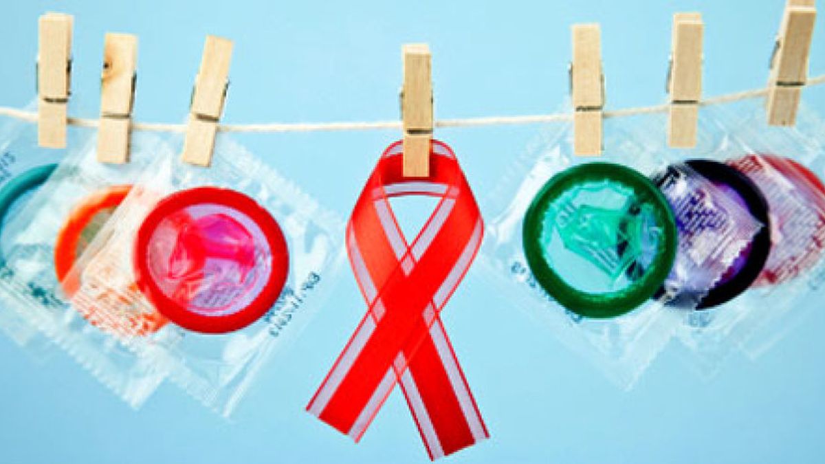 Unos 2.500 jóvenes contraen el sida cada día, pese al "descenso leve" de la tasa general