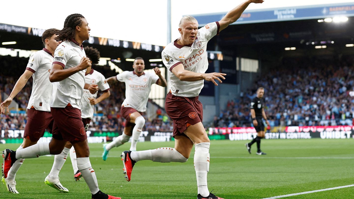 Erling Braut Haaland celebra uno de sus goles ante el Burnley. (Reuters/Jason Cairnduff).