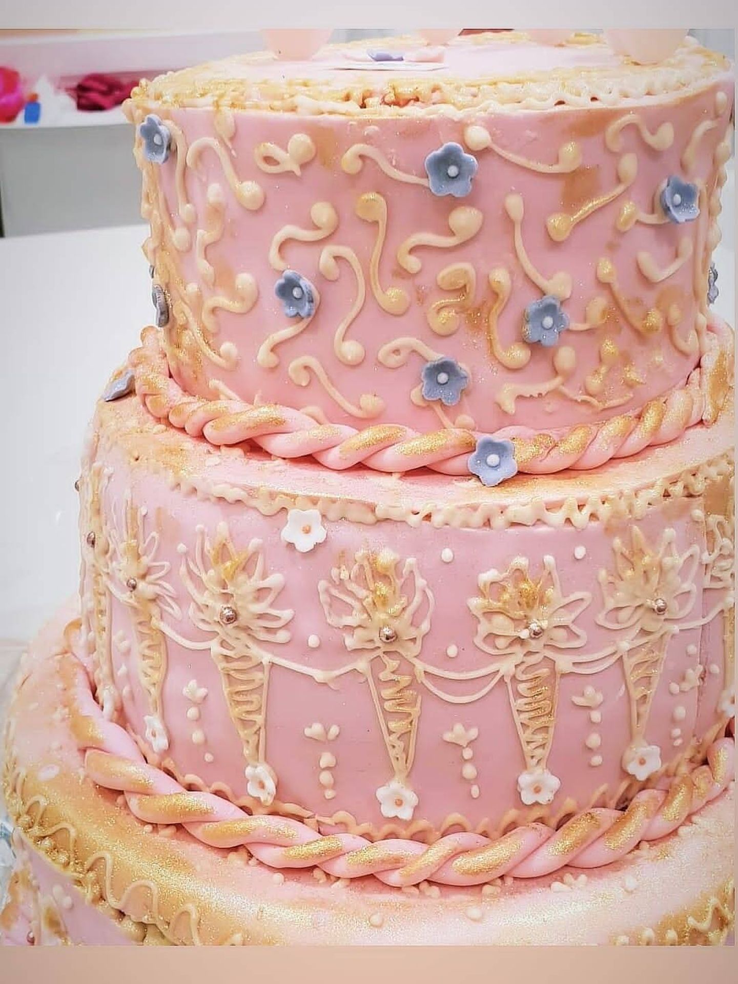 Una tarta nupcial. (Instagram/ @patriciaarismendicatering)