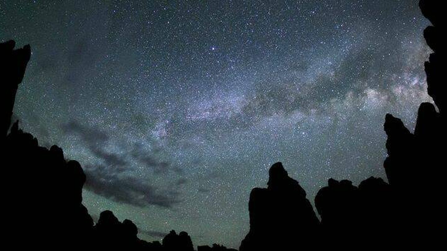 La Vía Láctea sobre el Parque Nacional Canyonlands. (NASA)
