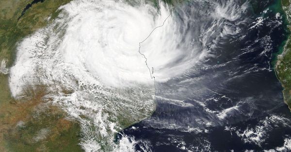 Foto: Imagen tomada por satélite que muestra el ciclón Idai a su llegada a Mozambique, el viernes pasado. (EFE)
